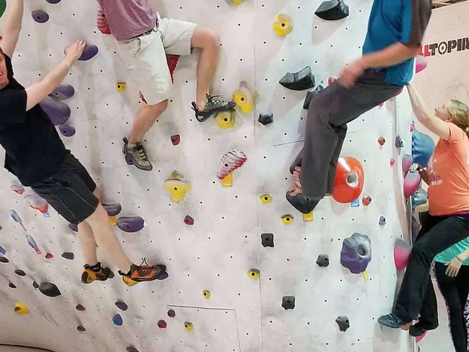 Bouldering And Or Yoga At Momentum SST